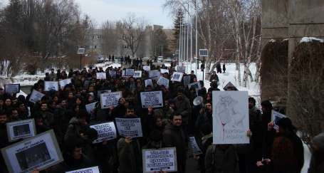 Hacettepe'de ırkçı saldırılar protesto edildi