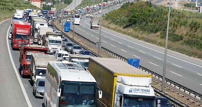 81 gün ulaşıma kapatılan TEM\'de trafik adım adım ilerliyor