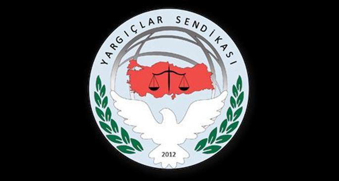 \'Başbakan soruşturulsun, yargıçlar istifa etsin\'