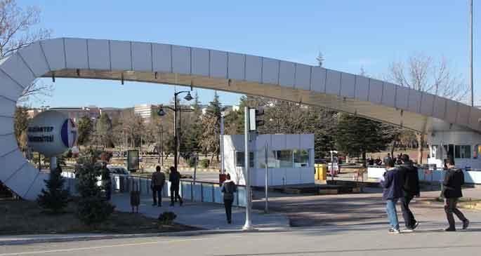 GAÜN\'de öğrencilerin yaşamı polis ablukasında