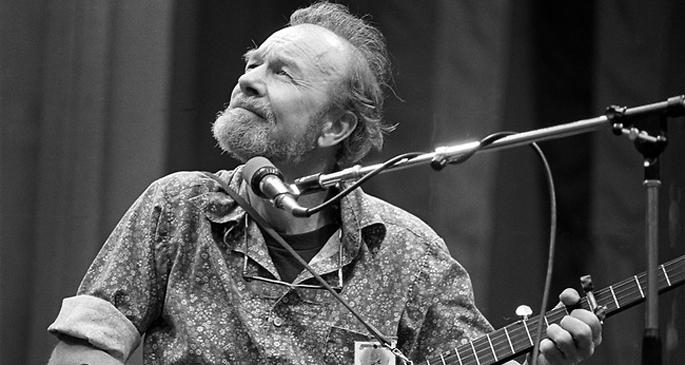 Pete Seeger\'ın hayatı ve müziği