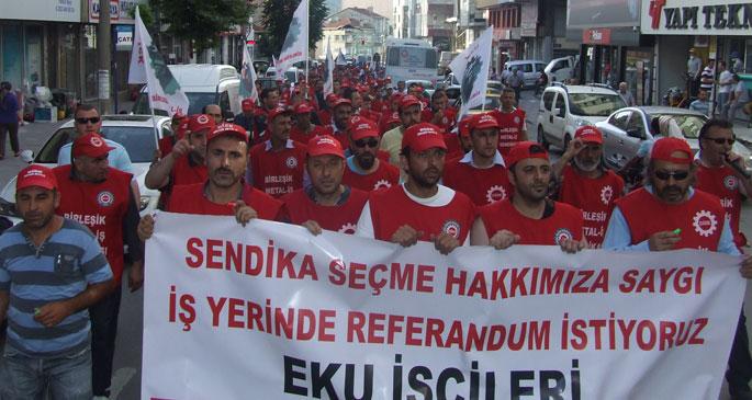 Sendikal baskıya  karşı 10 km yürüdüler