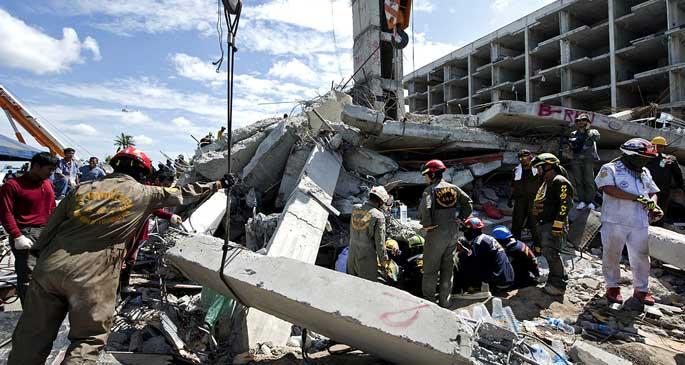 Tayland\'da inşaat çöktü: 11 işçi hayatını kaybetti