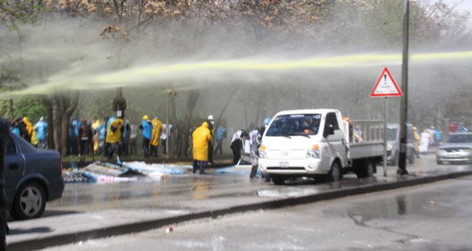 Yatağan işçilerine polis saldırısı