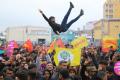 Türkiye'nin pek çok ilinde soğuk havaya rağmen Newroz ateşi yakıldı