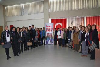 İzmir Karşıyaka Belediyesi, insan hakları için hak merkezini açtı