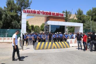 Mahkeme kararını hiçe sayan Mardin kayyımı 190 kişiyi işten çıkardı