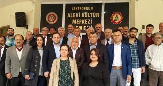 HDP'li adaylar cemevinde seçmenlerle buluştu