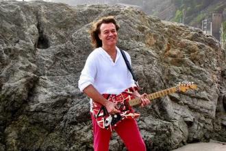 Gitarist Eddie Van Halen hayatını kaybetti