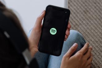 Spotify'da en çok dinlenen sanatçılar listesinde ilk defa bir K-pop grubu ilk beş içinde yer aldı