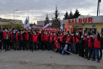 Şairler, yazarlar ve müzisyenlerden Baldur işçlerine destek