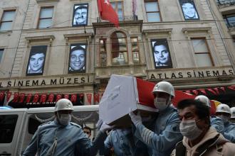 Usta oyuncu Rasim Öztekin son yolculuğuna uğurlandı