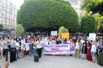 Kadınlar dört bir yanda sokakta: İstanbul Sözleşmesi'nden vazgeçmiyoruz