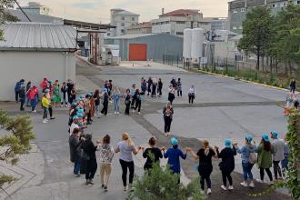 Fabrikada mobbing var, Türk Metal kurabiye dağıtıyor