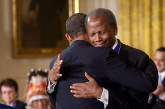 En İyi Erkek Oyuncu Oscar'ını alan ilk siyah oyuncu Sidney Poitier yaşamını yitirdi