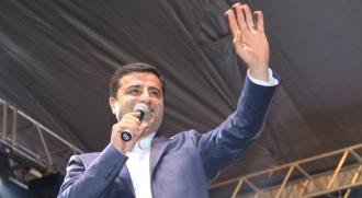 Demirtaş: Samimi duruşunuz tüm baraj savunucularını yerle bir edecek