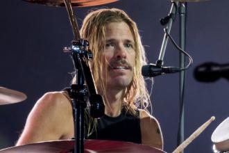 Foo Fighters'ın davulcusu Taylor Hawkins hayatını kaybetti