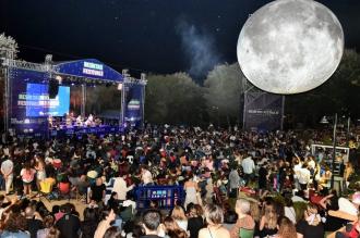 Bülent Ortaçgil Beşiktaş Festivali'nde sahne aldı