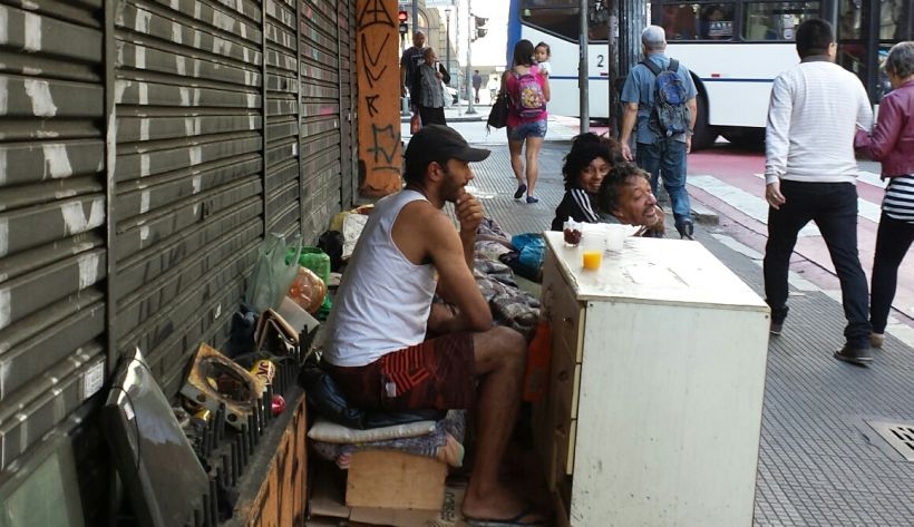 Futbol, caipirinha ve sambanın gölgesinde evsiz hayatlar