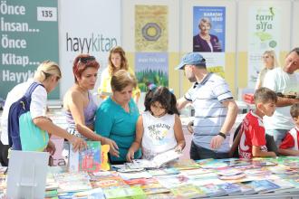 12. Antalya Kitap Fuarını 1 milyondan fazla kişi ziyaret etti