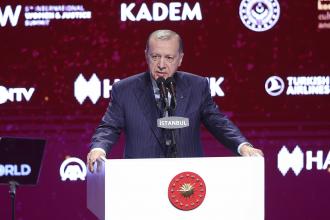 Erdoğan'a göre Türkiye, kadına yönelik şiddetin kol gezdiği bir yer değilmiş!