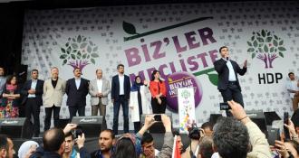 Demirtaş: Ne onu başkan yaptık ne seni başbakan