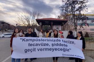 Muğla Sıtkı Koçman Üniversitesi'nde kadın öğrenciler açıklama yaptı: Tecavüzcüleri aklatmayacağız