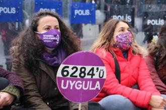 Sancaktepe'de hamile bir kadın sokak ortasında darbedildi