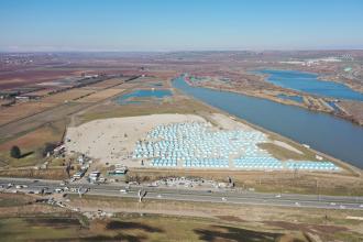 Dicle Nehri kenarında çadır kent ısrarına tepki: Riskli alanda barındırma insan hakkı ihlalidir