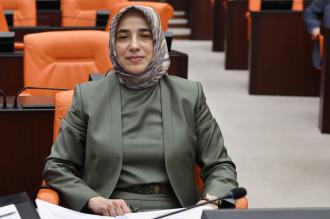 AKP'li Özlem Zengin'den yangında ölen 5 kardeş için tepki çeken açıklama: Her şeyi paraya bağlıyorsunuz