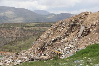 'Depremden ölmedik, molozdan öleceğiz'