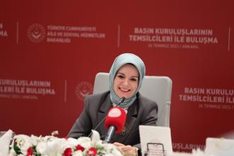 Aile Bakanı Mahinur Göktaş, nafakaya göz dikti: Mağdur erkeklerin de yanındayız!