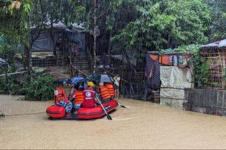 Bangladeş'teki selde 1,5 milyondan fazla kişi mahsur kaldı