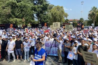 Kocaeli’de Türk Harb-İş üyesi işçiler ek zam talebiyle alandaydı