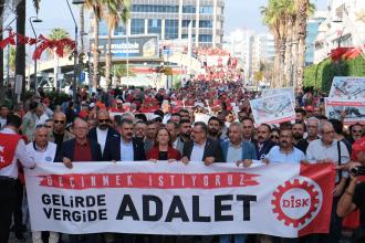 DİSK’li işçiler İzmir’den seslendi: Kıdem tazminatına dokundurmayız