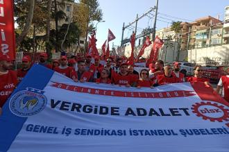 İşçiler Kartal Meydanı'nda vergide adalet talebi için buluştu