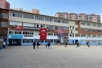 Yoksulluk derinleşti: Eğitim de sağlık da 'karne'ye bağlı