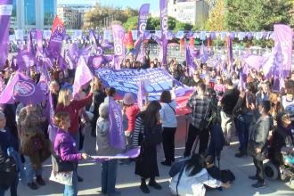 Kadın Meclisleri ve Kadın Cinayetlerini Durduracağız Platformu Kartal'da miting yaptı 