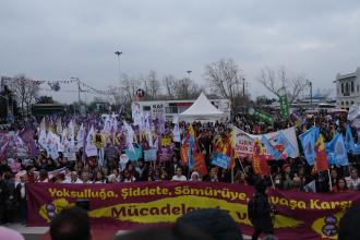 Kadıköy'de bir araya gelen binlerce kadın taleplerini haykırdı