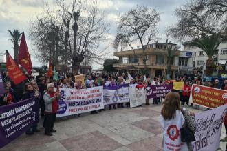 Kadınlar Altınoluk'ta 8 Mart için buluştu: Sokakları terk etmeyeceğiz