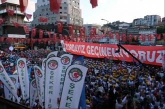 Türk-İş’e çağrı: Üyelere canlı yayımlayın, asgari ücreti de konuşun