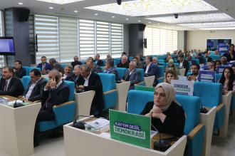 Urfa Büyükşehir Belediyesi Meclis toplantısında kayyım protestosu