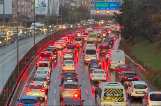 İstanbul'da trafik yoğunluğu yüzde 90'a ulaştı