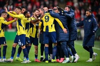 Fenerbahçe, Slavia Prag'ı 2-1 mağlup etti