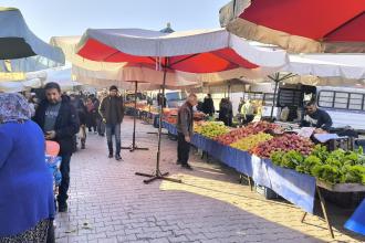 Semt pazarında emekli gerçeği: Bir yumurtayı hanımla bölüyoruz, paylaşıyoruz