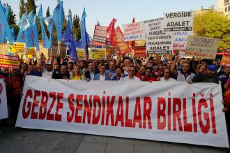 Gebze Sendikalar Birliği: Polonez işçisi yalnız değildir!