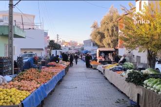 Pazarcı esnafı da vatandaş da artan fiyatlara tepkili