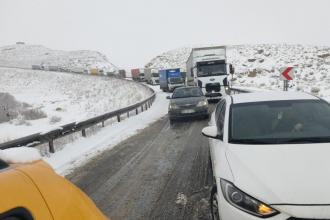 Van, Muş, Hakkari ve Bitlis'te kar yağışı; ulaşımda aksamalar yaşandı, köy yolları kapandı