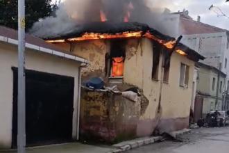 İzmir'de 2. yangın faciasından dönüldü: Mahsur kalan 6 çocuğu mahalleli kurtardı