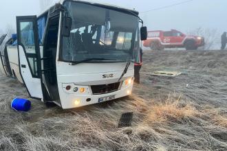 Malatya'da işçi servisinin devrilmesi sonucu 1’i ağır 17 işçi yaralandı